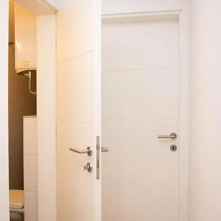 Lovely 2bdr Loft Appartement *