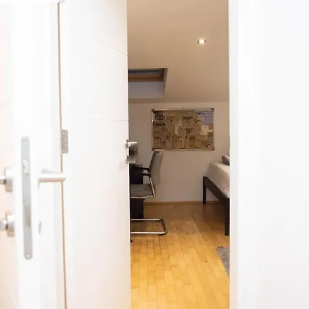 Lovely 2bdr Loft *